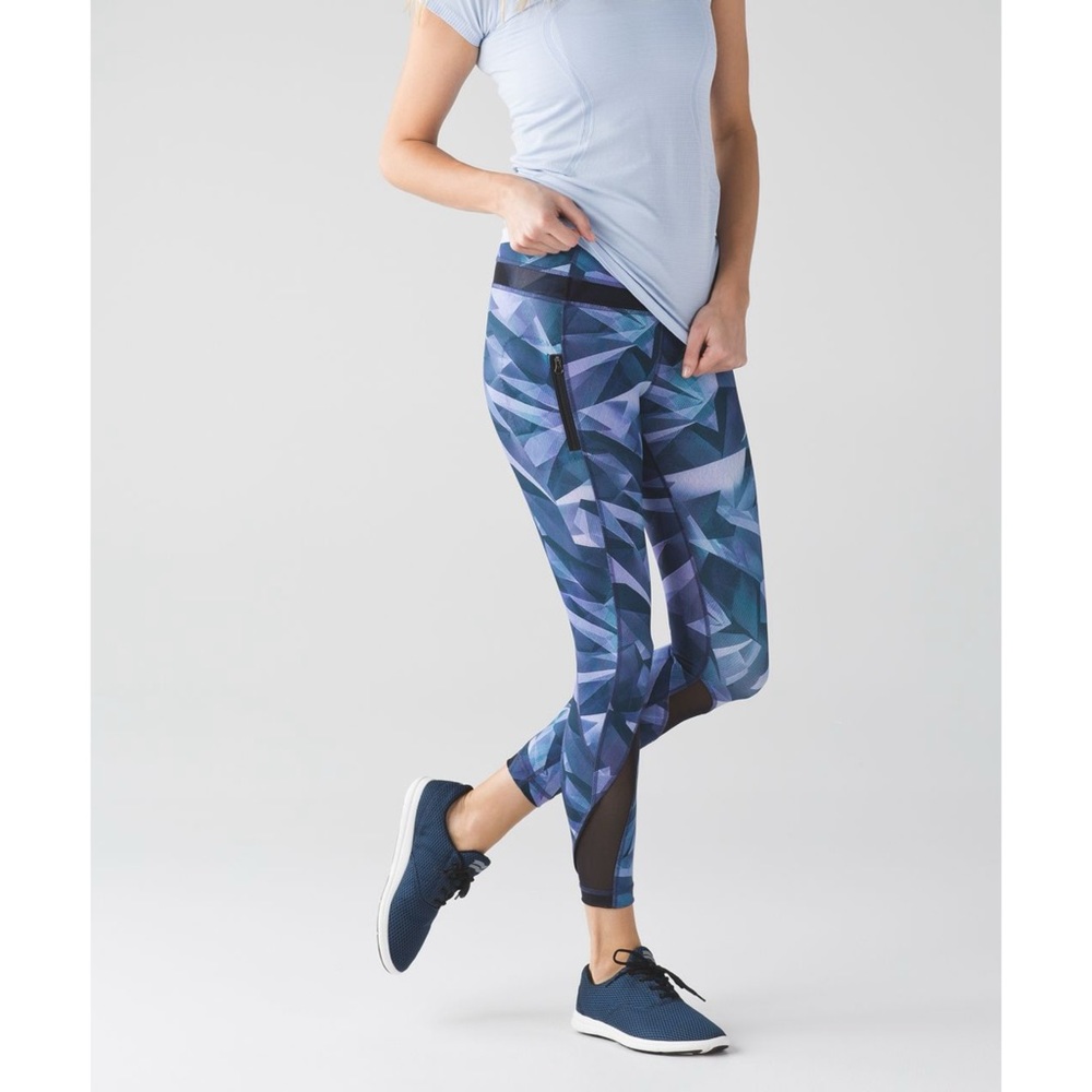 Lululemon Inspire Tight II Mesh Pretty Prism Multi / Black Leggings 7/8 Length